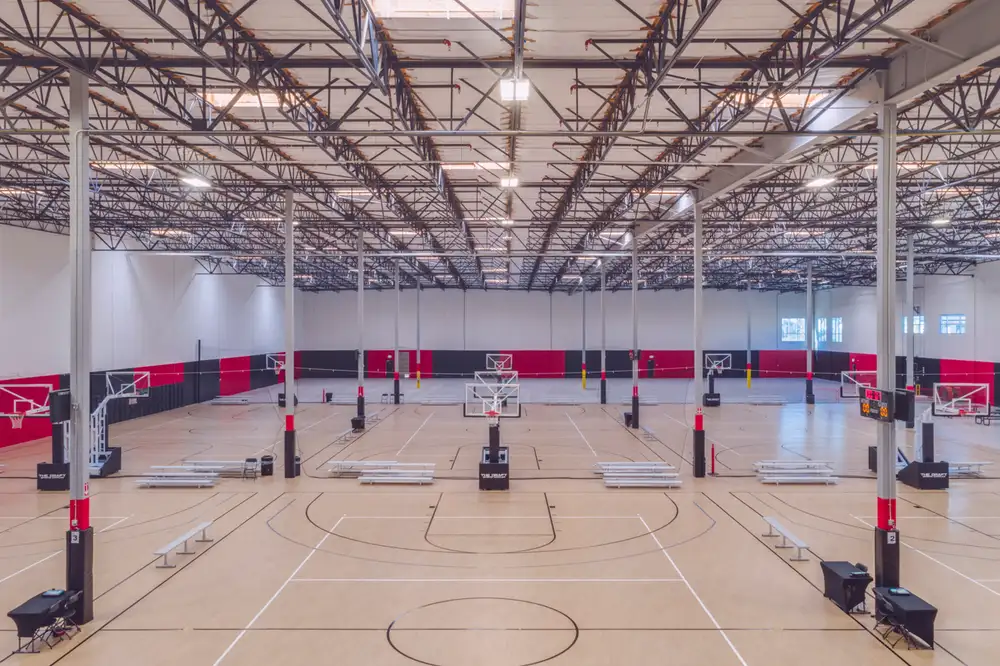 SportGrain Plus multi-court installation